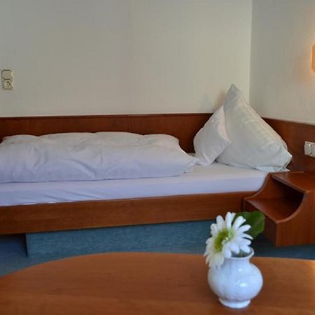 Hotel Hofgarten Бад-Бухау Экстерьер фото