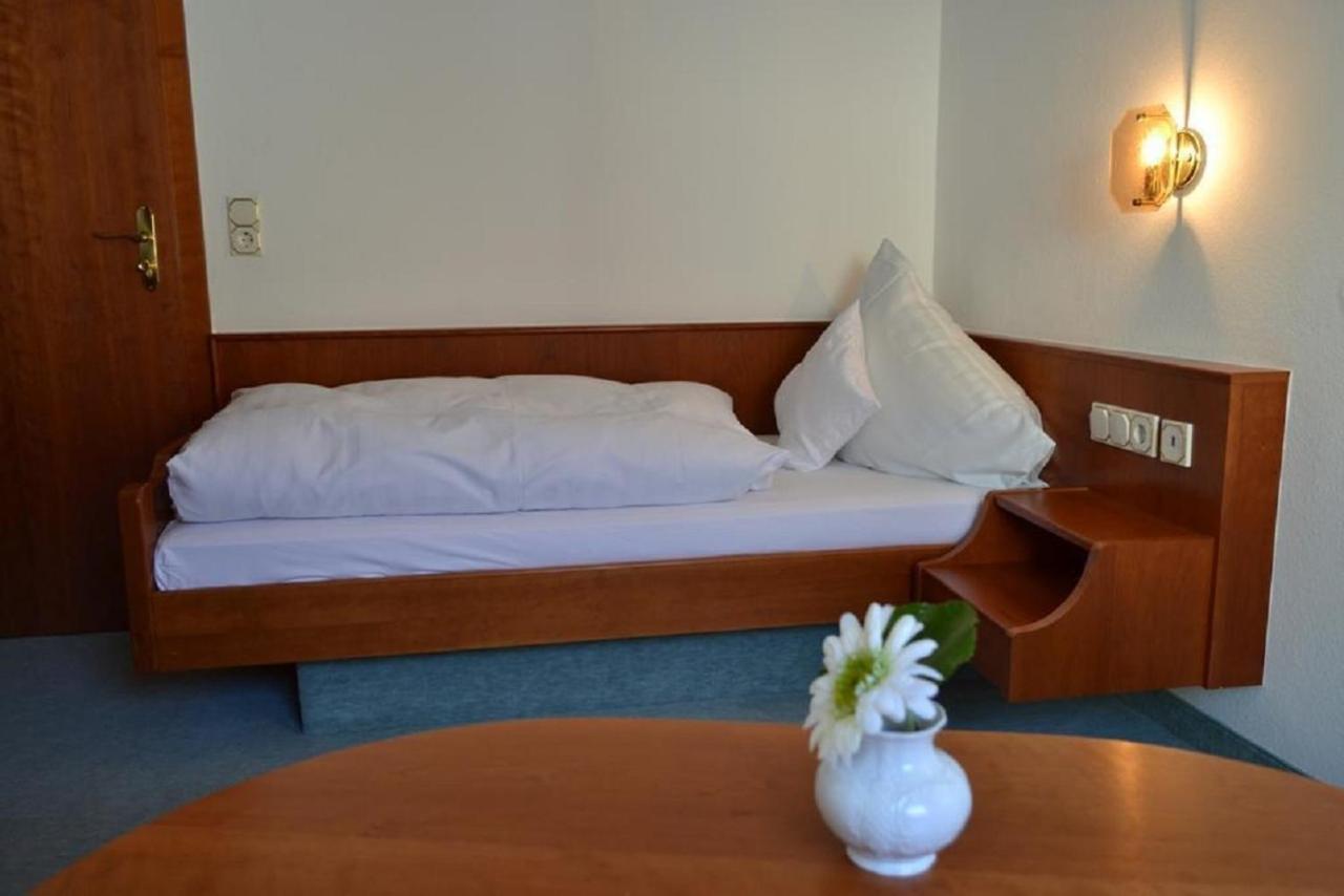 Hotel Hofgarten Бад-Бухау Экстерьер фото