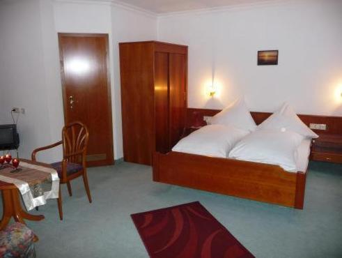 Hotel Hofgarten Бад-Бухау Экстерьер фото